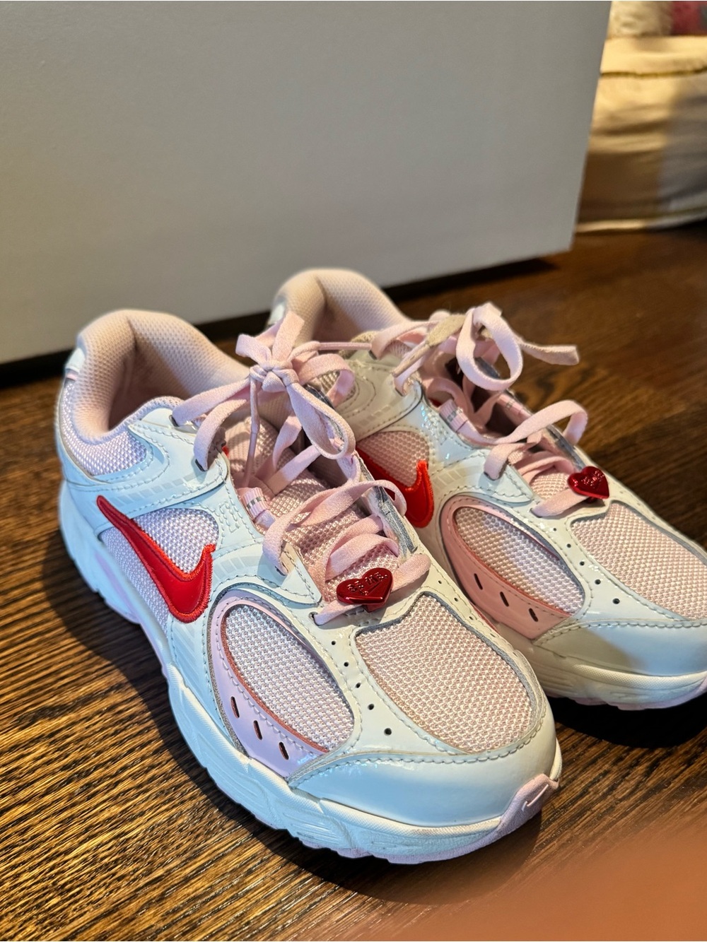 Nike V5 RNR Little Kids' Shoes (White/Pink/Light Crimson) – Size US4.5Y (UK4)